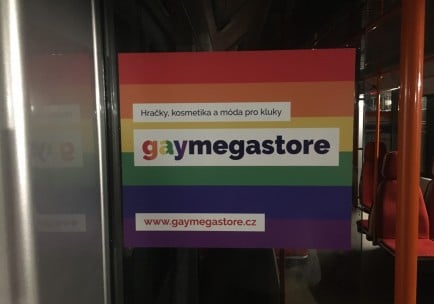 Gaymegastore v pražském metru