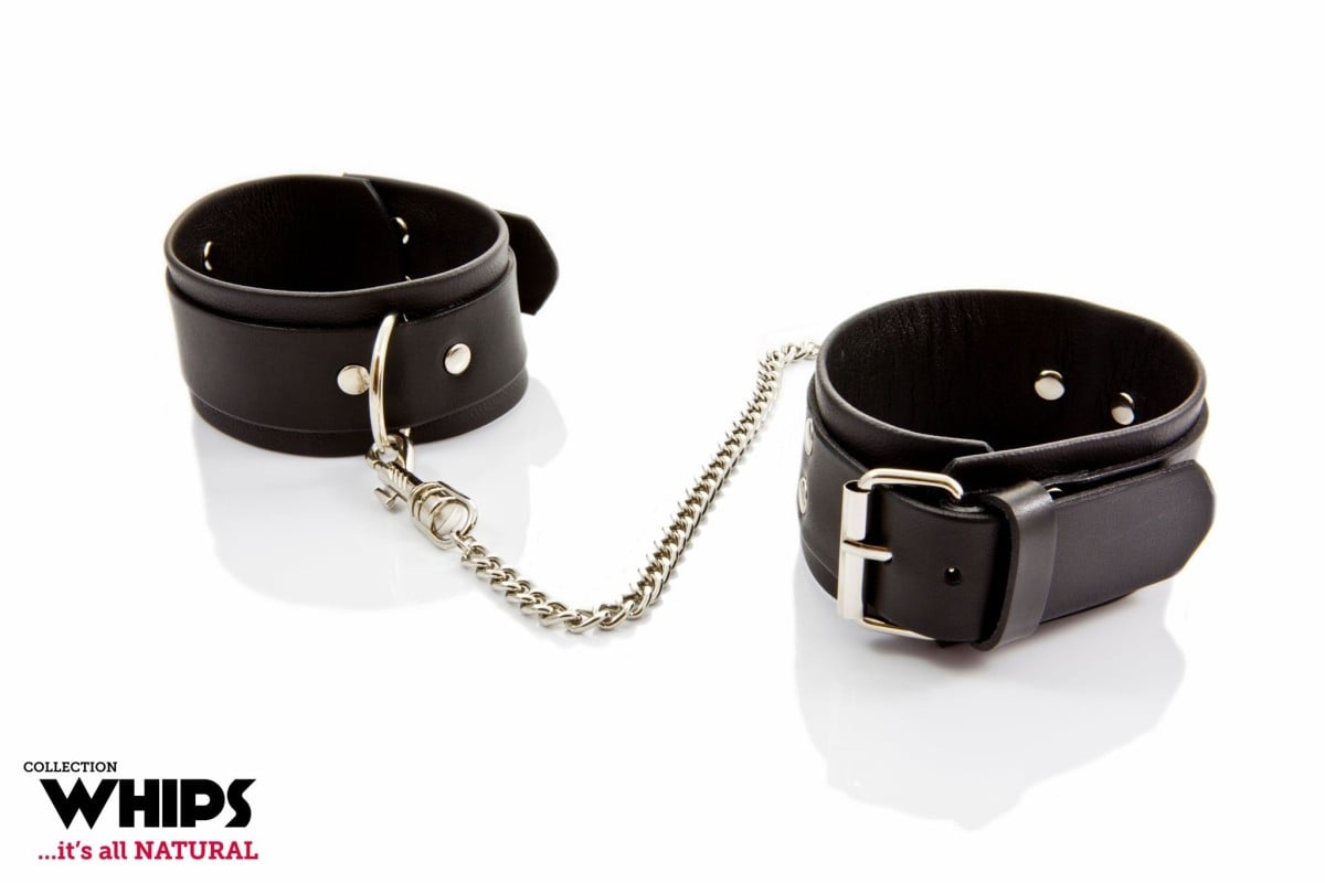 WHIPS Leather ankle cuffs for him, černá pouta na kotníky s polstrováním