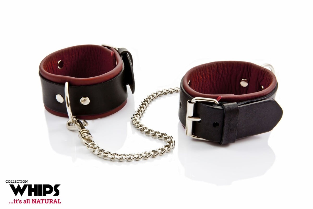 WHIPS Leather Ankle Cuffs for Her, putá na členky s červeným polstrovaním