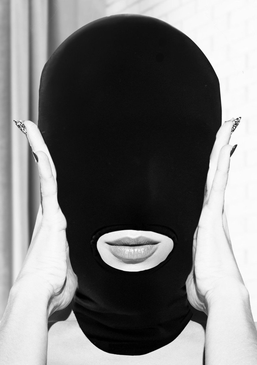 Shots Ouch! Black & White Submission Mask with Open Mouth, černá spandexová kukla