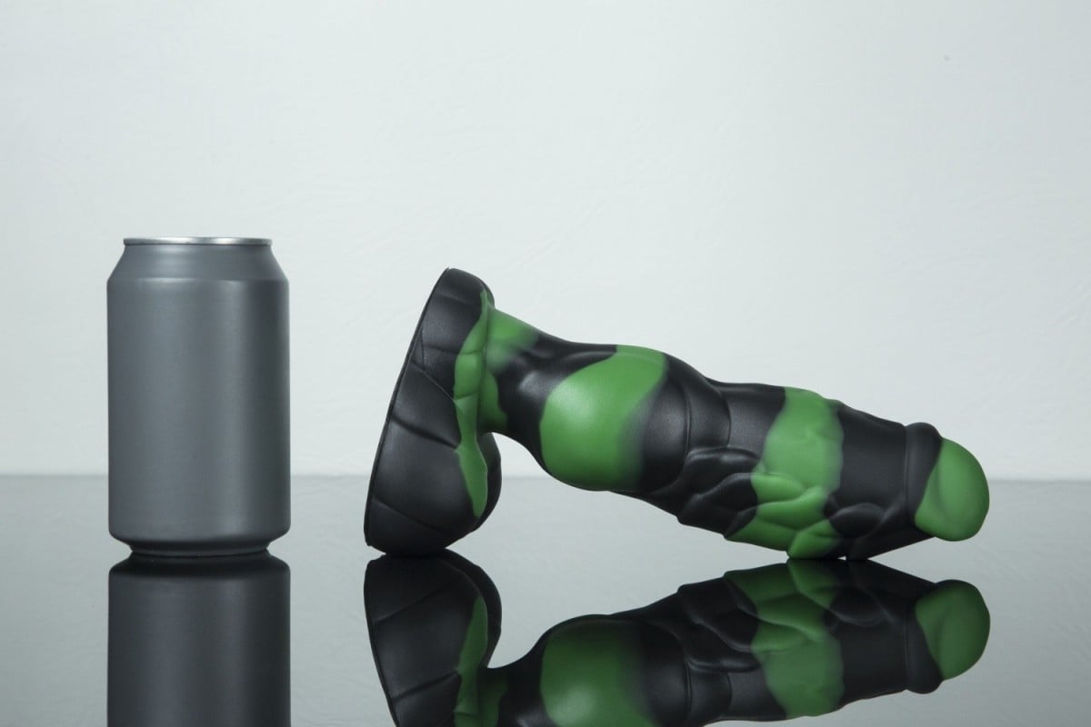 Dračie dildo Weredog Gage Jet/Evergreen Marbled stredné