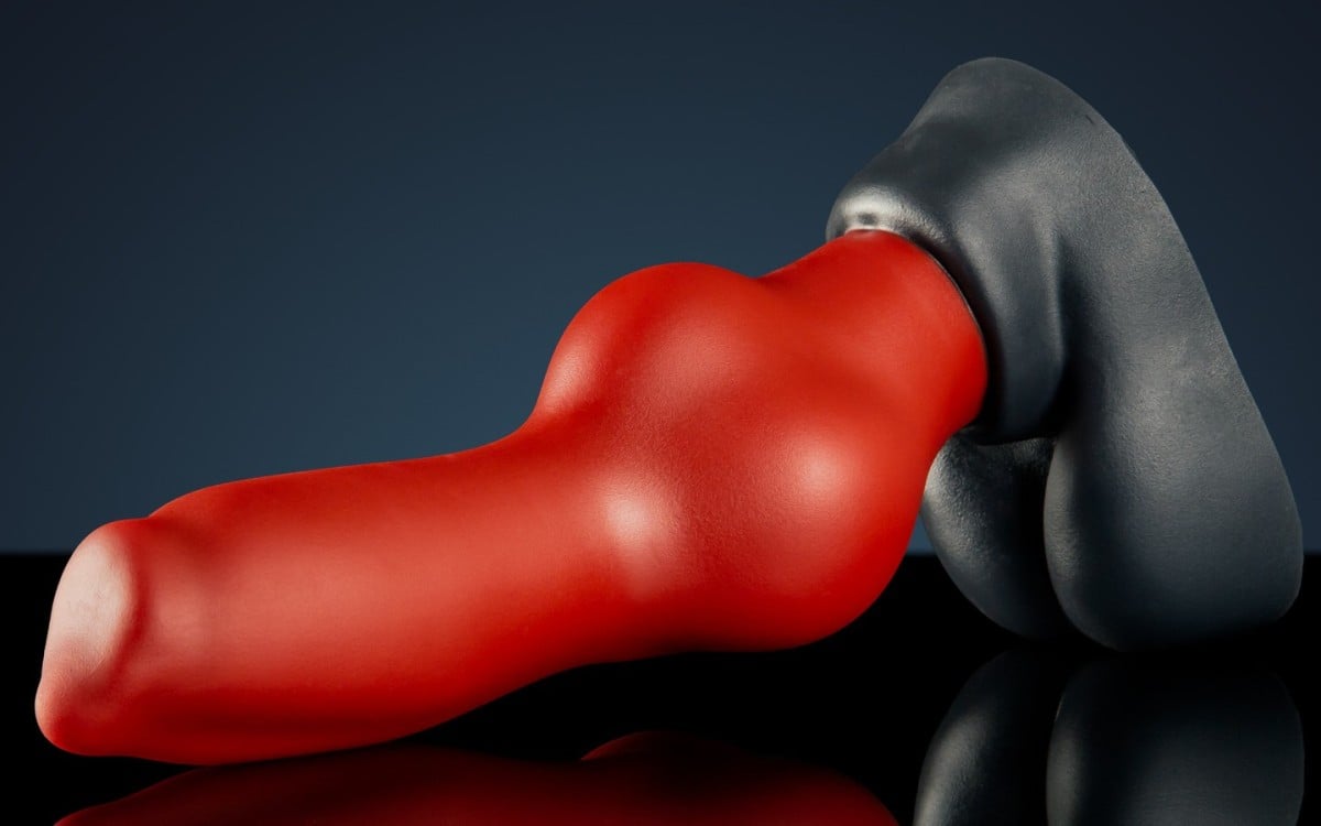 Weredog Rutt Crimson/Jet Extra Large, prémiové červeno-čierne silikónové dildo 33 x 5,2–10,4 cm