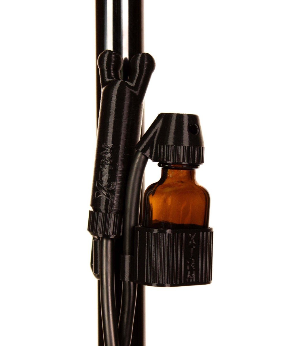 XTRM Slinger Black Oval #4, inhalátor aróm s držiakom na sling
