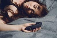 Stimulátor klitorisu Womanizer Premium 2 červený