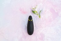 Womanizer Premium 2 Clit Stimulator Black