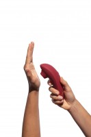 Womanizer Premium 2 Clit Stimulator Bordeaux