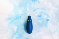 Stimulátor klitorisu Womanizer Premium 2 modrý