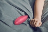 Stimulátor klitorisu Womanizer Premium 2 modrý