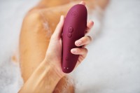 Womanizer Classic 2 Clit Stimulator Bordeaux