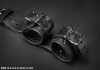 Kožené putá Mr. S Leather Shoulder to Wrist Restraints