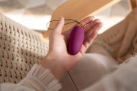 Svakom Elva Vibrating Egg Violet