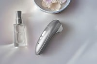 Stimulátor klitorisu Womanizer Pro růžový