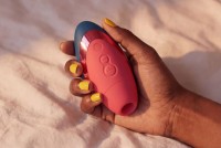 Womanizer Next Liberty Clit Stimulator Blue/Red