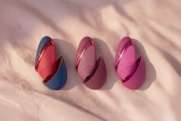 Womanizer Next Liberty Clit Stimulator Blue/Red
