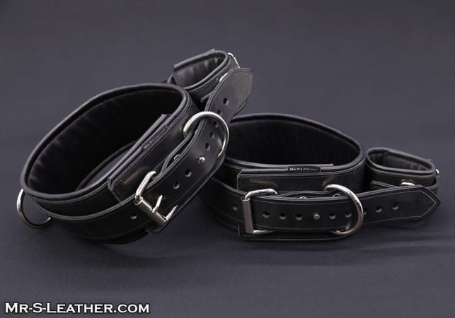 Kožená pouta Mr. S Leather Locking Thigh to Wrist Restraints