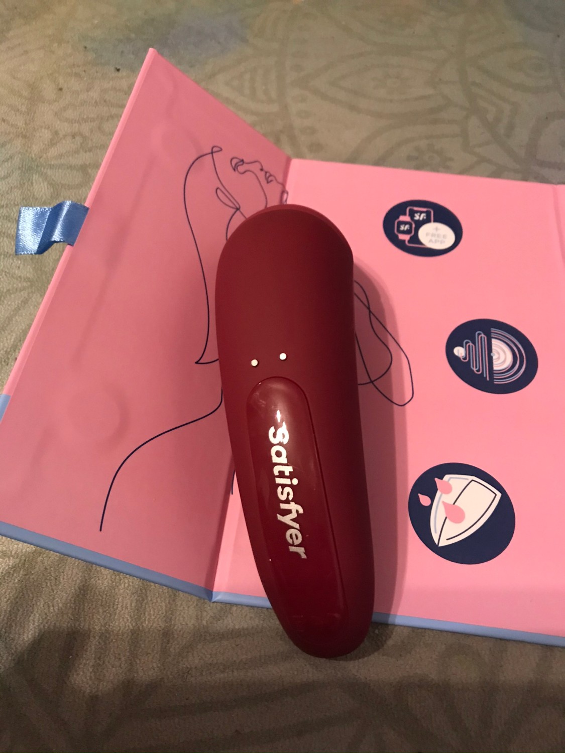 Stimulátor klitorisu Satisfyer Curvy 1+